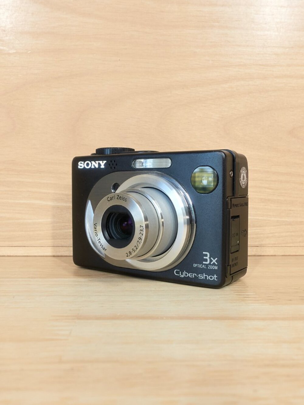 Share Sony Cyber-shot DSC-W1 5.1MP CCD Digital Camera Black Carl Zeiss 3x Zoom